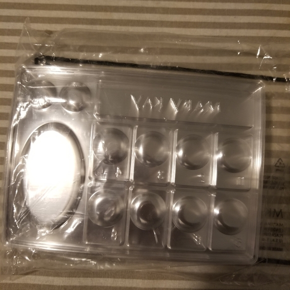 Mary Kay package of makeup trays - Picture 2 of 2